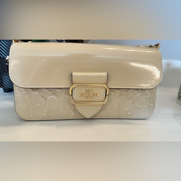 NWOT - Coach Cream Clutch / Shoulder / Crossbody bag with Gold Hardware - Picture 1 of 9